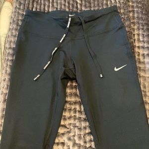 Nike capri running leggings